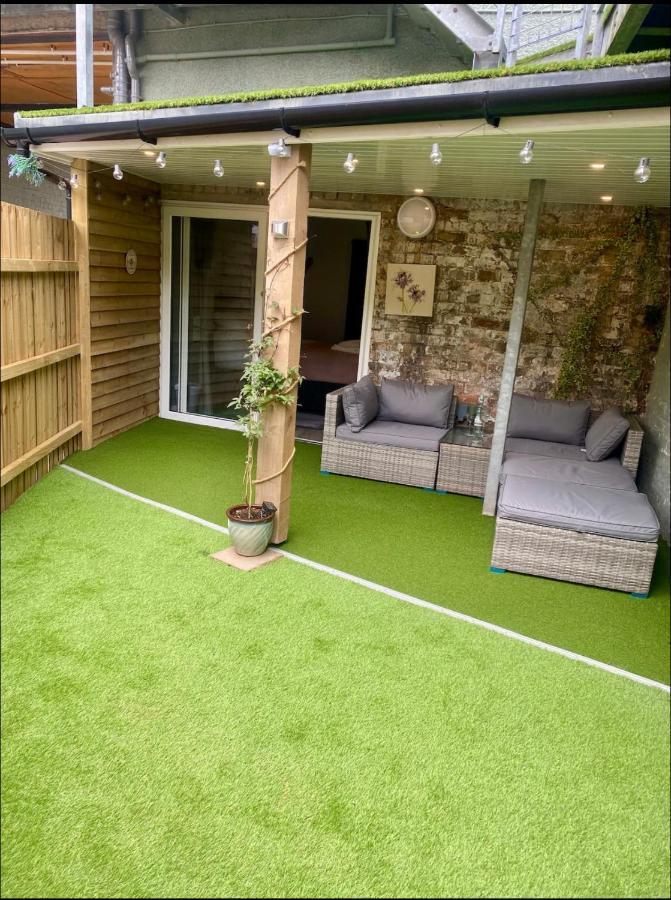 Poppy'S Place Llandudno Junction Exterior photo